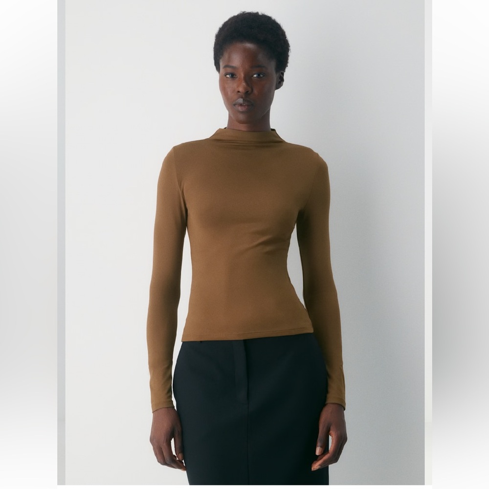 🤎 NWT Aritzia Chocolate Brown Original Contour Lyric Mock Neck Top 😍